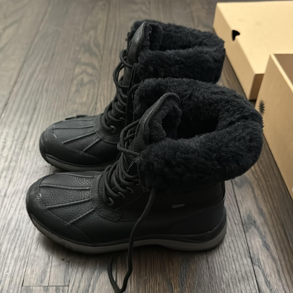 UGG women’s Adirondack Boot III. Size: 6.5. Waterproof. - Picture 2 of 9